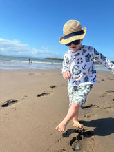 Load image into Gallery viewer, The boxy Tee - Sunshine and Raebows
