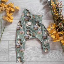 Load image into Gallery viewer, The apprentice Willow pants/shorts (gusset and gussetless) - Sunshine and Raebows