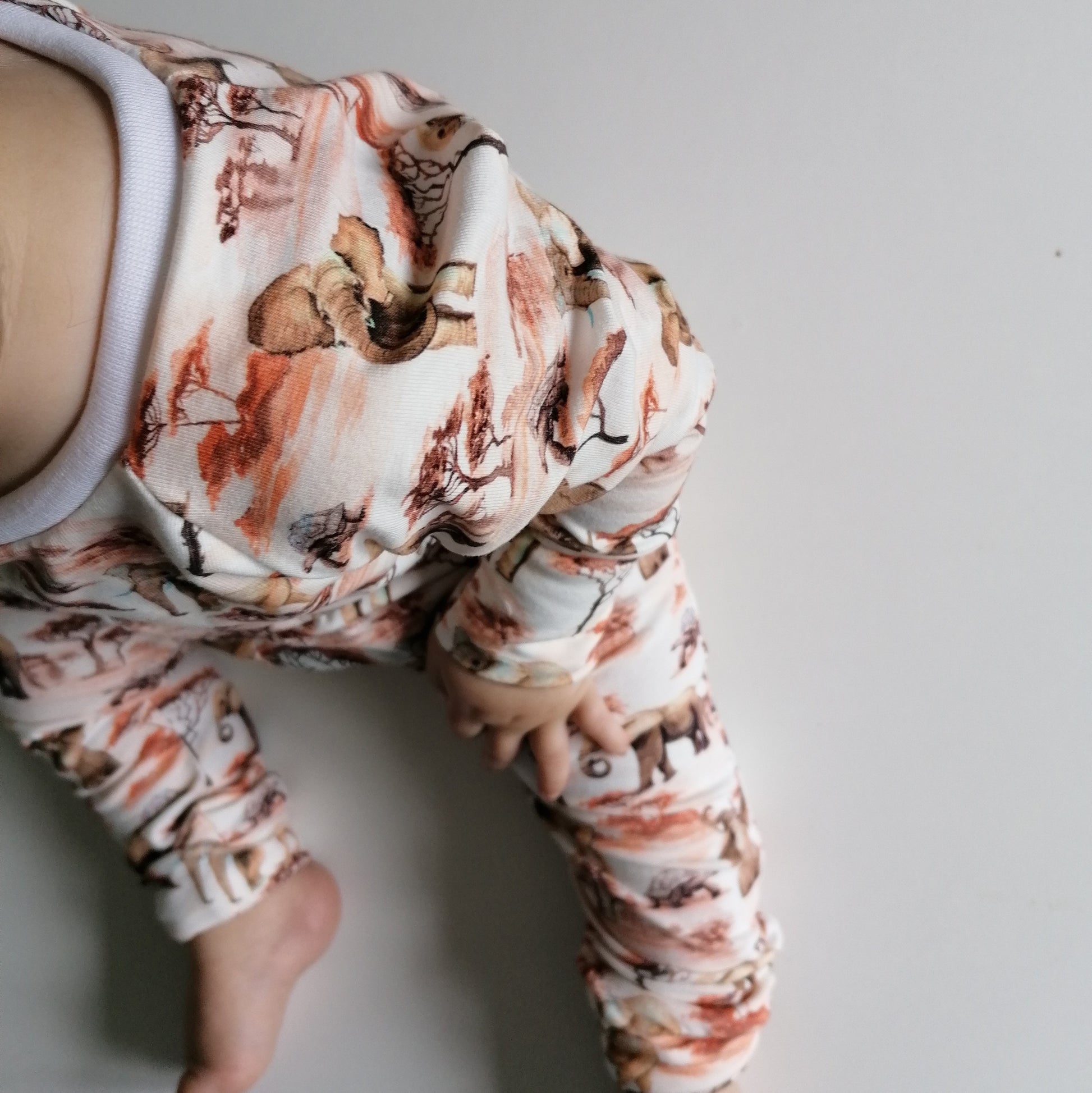 The all season Raglan romper - Sunshine and Raebows