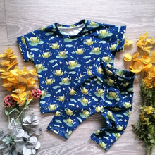 Load image into Gallery viewer, The boxy Tee - Sunshine and Raebows
