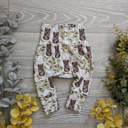 Premade trousers and shorts SALE - Sunshine and Raebows