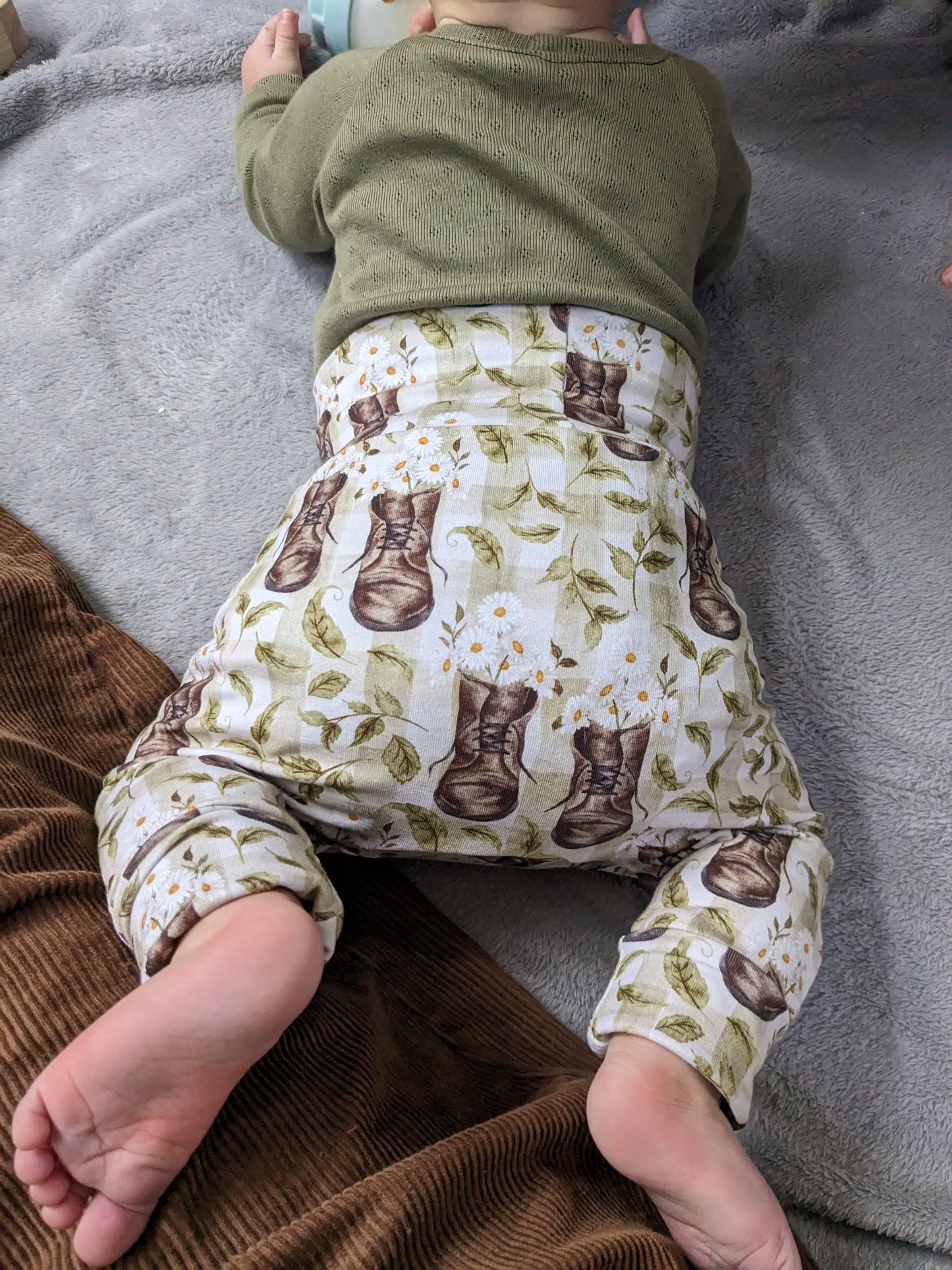 Willow pants/shorts - Sunshine and Raebows