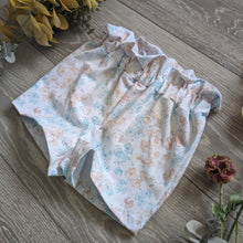 Load image into Gallery viewer, The paper bag shorts and skirt - Sunshine and Raebows
