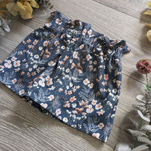 Load image into Gallery viewer, The paper bag shorts and skirt - Sunshine and Raebows
