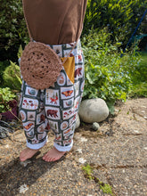 Load image into Gallery viewer, Vintage trousers with elastic in band - Sunshine and Raebows
