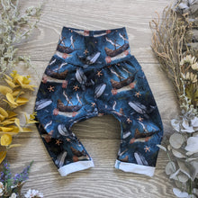 Load image into Gallery viewer, Cycling Winnie shorts - Sunshine and Raebows
