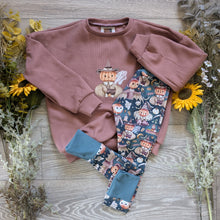 Load image into Gallery viewer, Oversized sweater - Sunshine and Raebows
