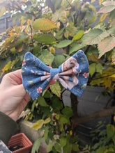 Load image into Gallery viewer, Hair bows on crocodile clips - Sunshine and Raebows
