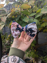 Load image into Gallery viewer, Hair bows on crocodile clips - Sunshine and Raebows
