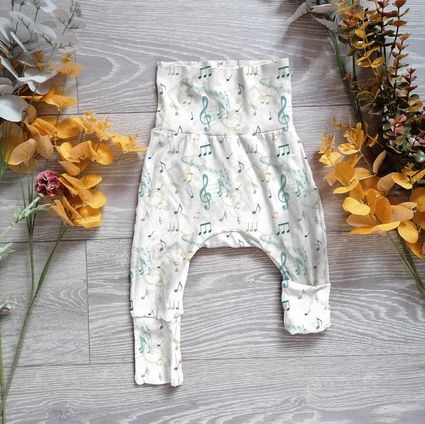 Music notes Willow pants/shorts (gusset and gussetless) - Sunshine and Raebows