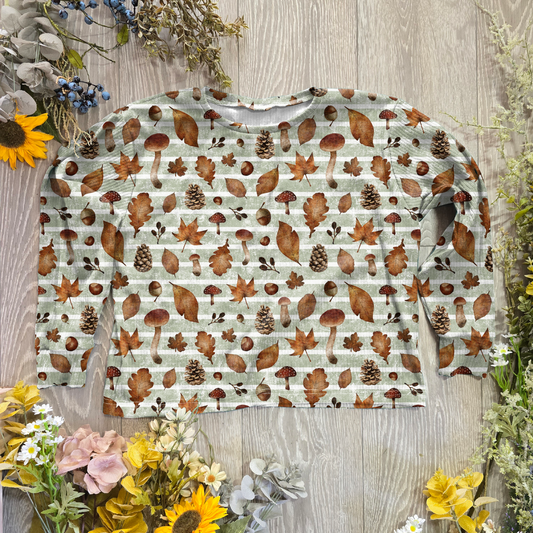 The mushroom hunt Oversized Ozzie tee - Sunshine and Raebows