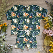 Load image into Gallery viewer, Autumn Oversized Ozzie tee - Sunshine and Raebows
