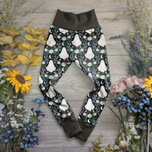 Load image into Gallery viewer, The Hallows Winnie Leggings - Sunshine and Raebows
