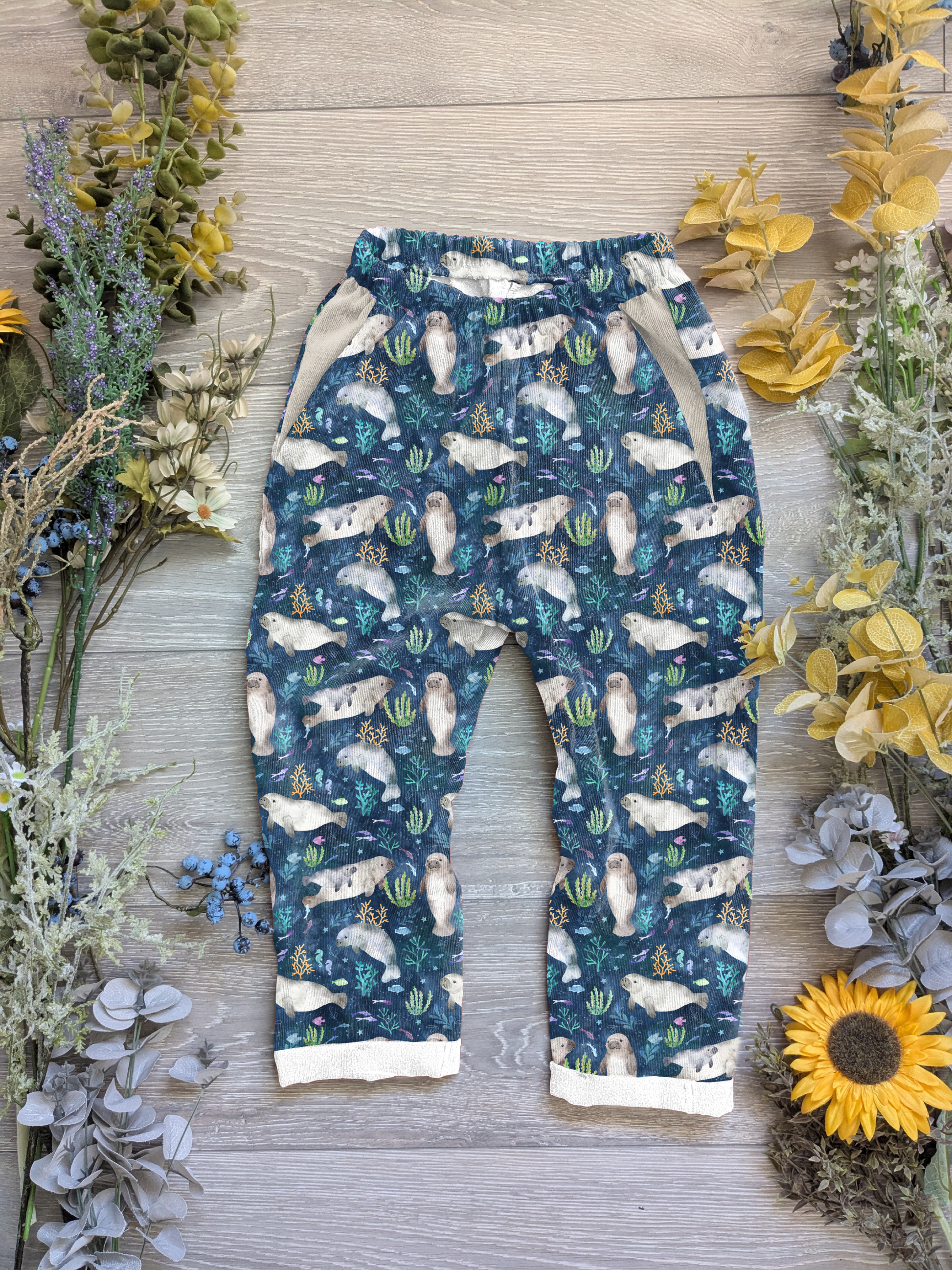 Manatee Vintage trousers with elastic in band - Sunshine and Raebows