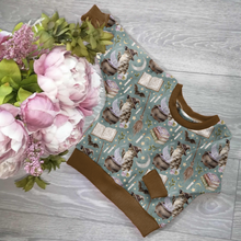Load image into Gallery viewer, Halloween the Louie Sweater - Sunshine and Raebows

