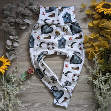 Load image into Gallery viewer, Gull and chips Willow pants/shorts (gusset and gussetless) - Sunshine and Raebows
