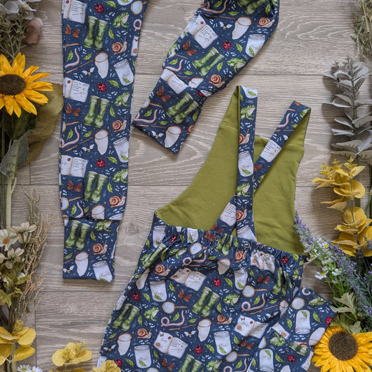 Bugs and wellington boots Edith Dungarees - long