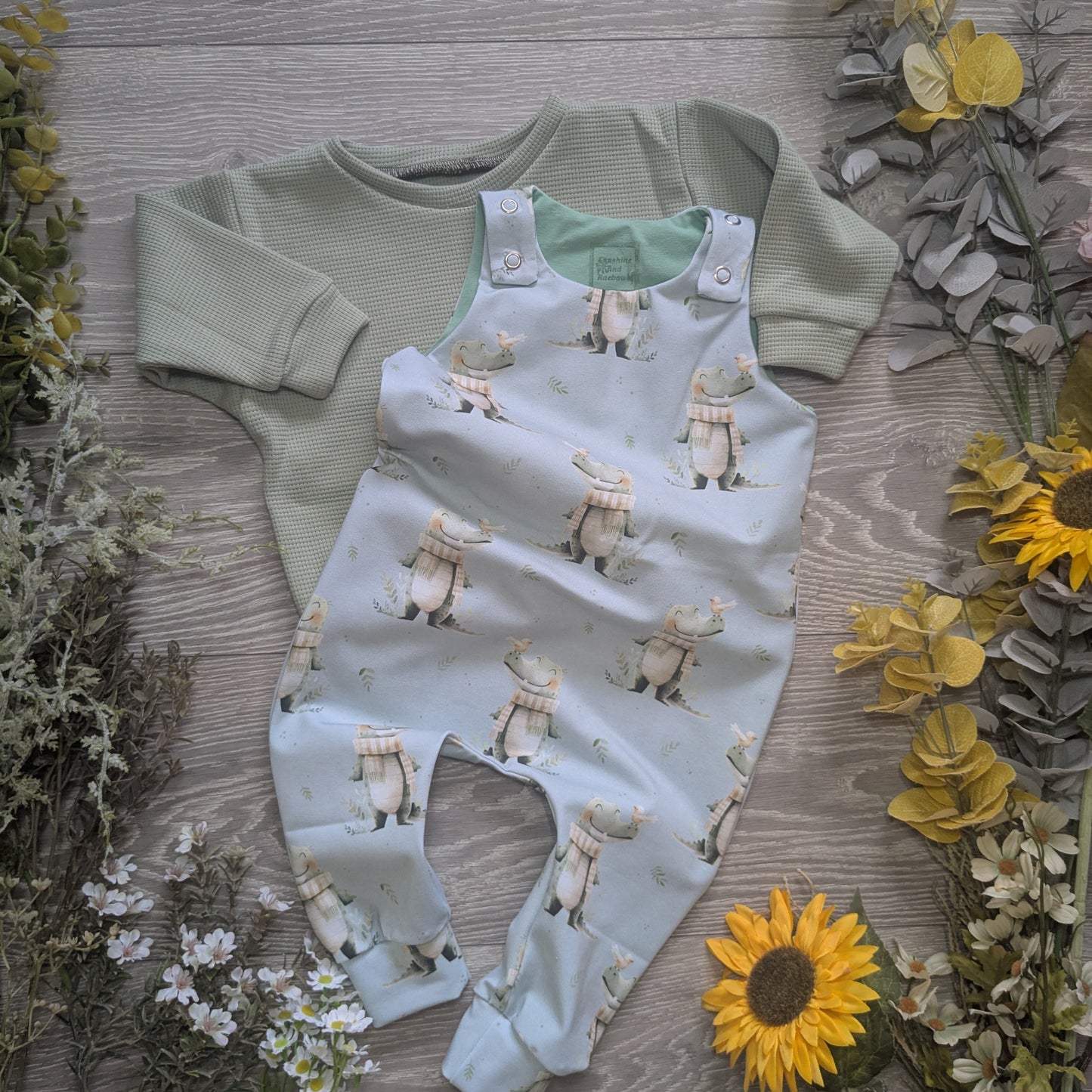In stock - exclusive happy crocodile jersey - Sunshine and Raebows