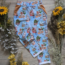 Load image into Gallery viewer, Winter prints Vintage trousers with elastic in band
