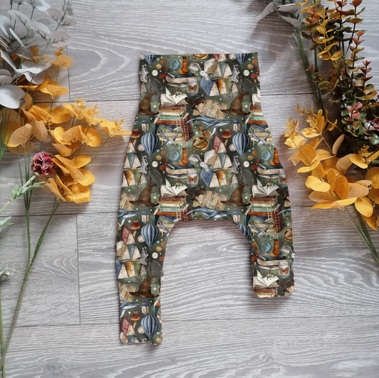 The world of imagination Willow pants/shorts (gusset and gussetless) - Sunshine and Raebows