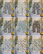 Load image into Gallery viewer, Christmas prints Vintage trousers with elastic in band
