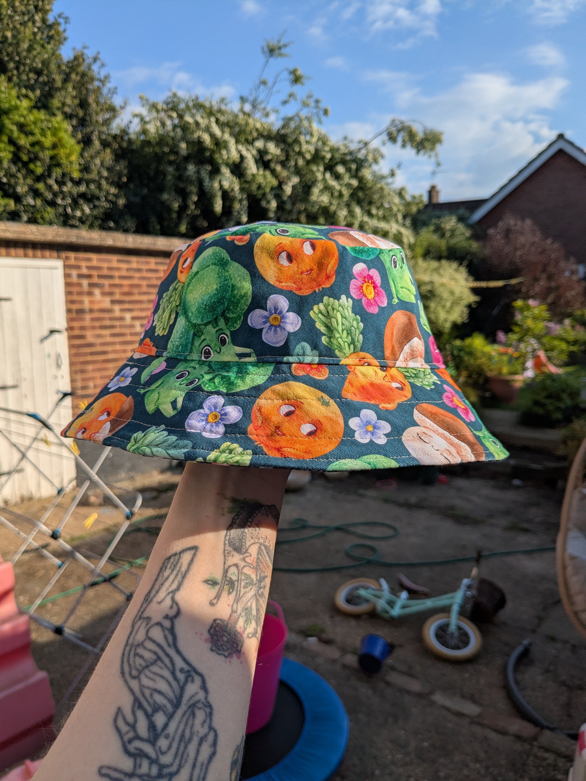 bucket hats - Sunshine and Raebows