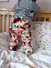 Load image into Gallery viewer, Willow pants/shorts - Sunshine and Raebows
