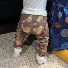 Load image into Gallery viewer, The Winnie Leggings - Sunshine and Raebows

